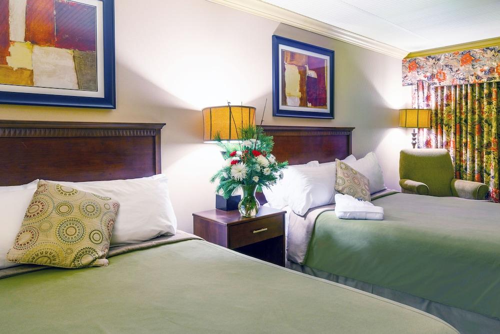 Hotel Georgian Bay Trademark Collection By Wyndham 3*